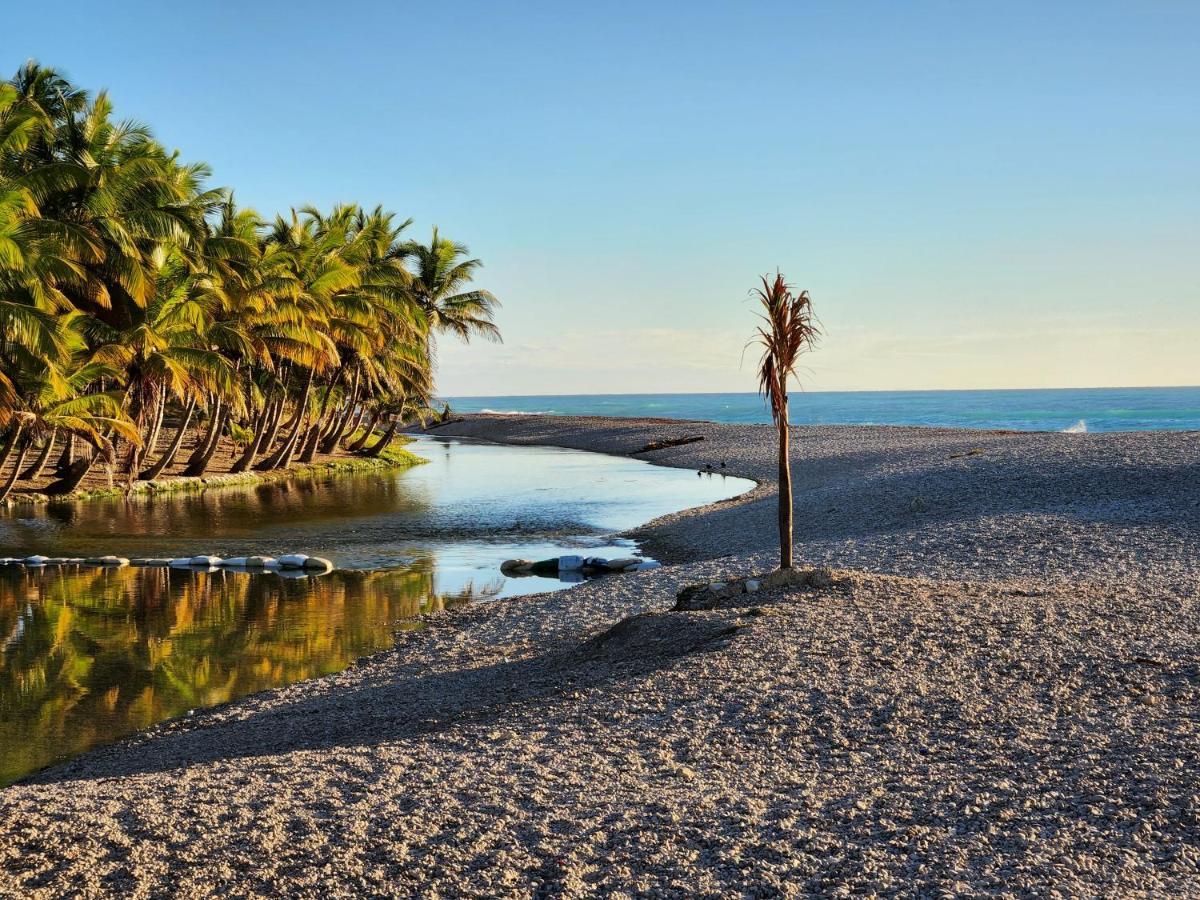 Beachfront Apartment, Quiet 4 Beds, 1 Bath, Ac, Wi-Fi, Hot Water, In Paraiso Near Los Patos Esterno foto