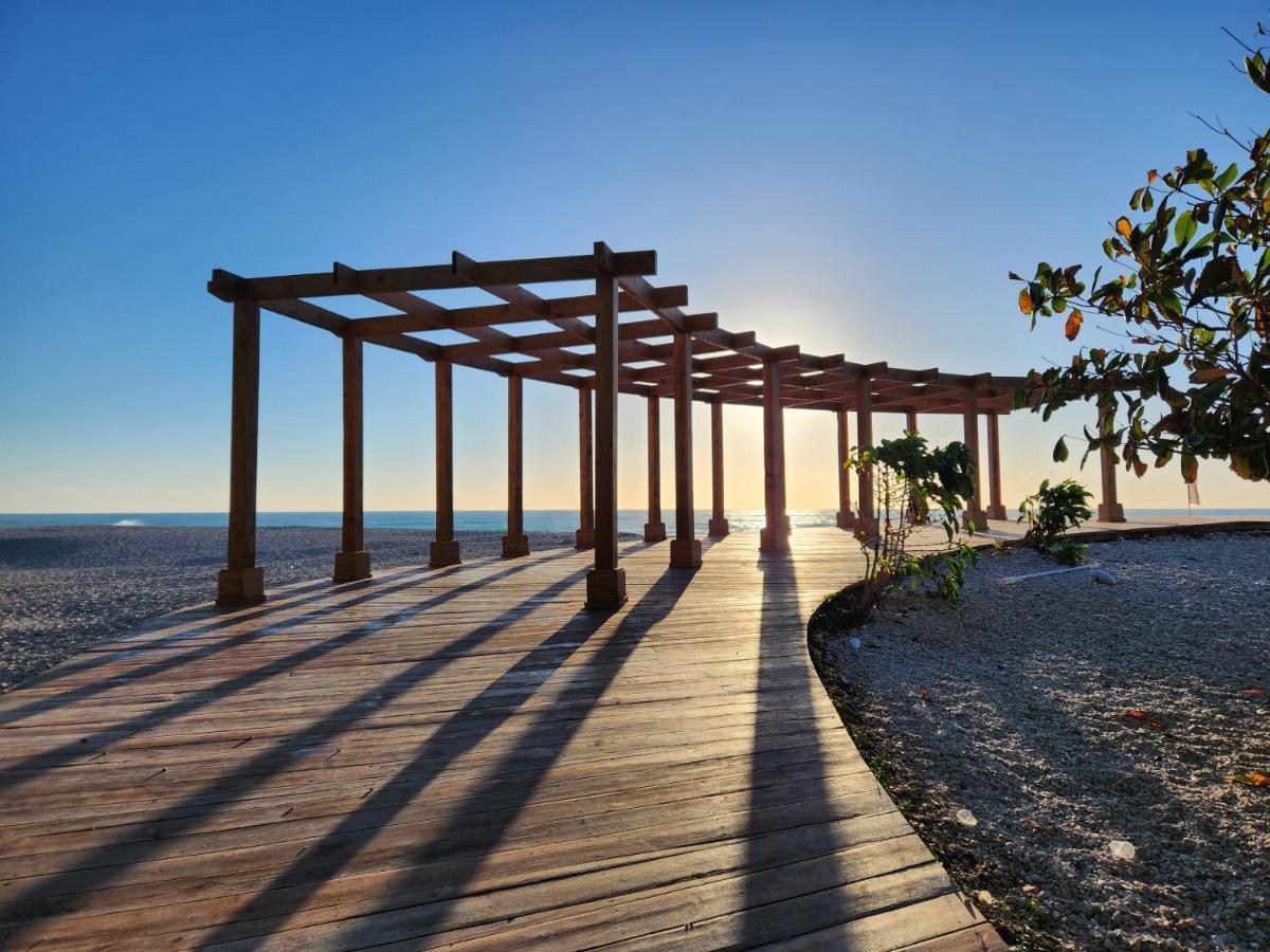 Beachfront Apartment, Quiet 4 Beds, 1 Bath, Ac, Wi-Fi, Hot Water, In Paraiso Near Los Patos Esterno foto