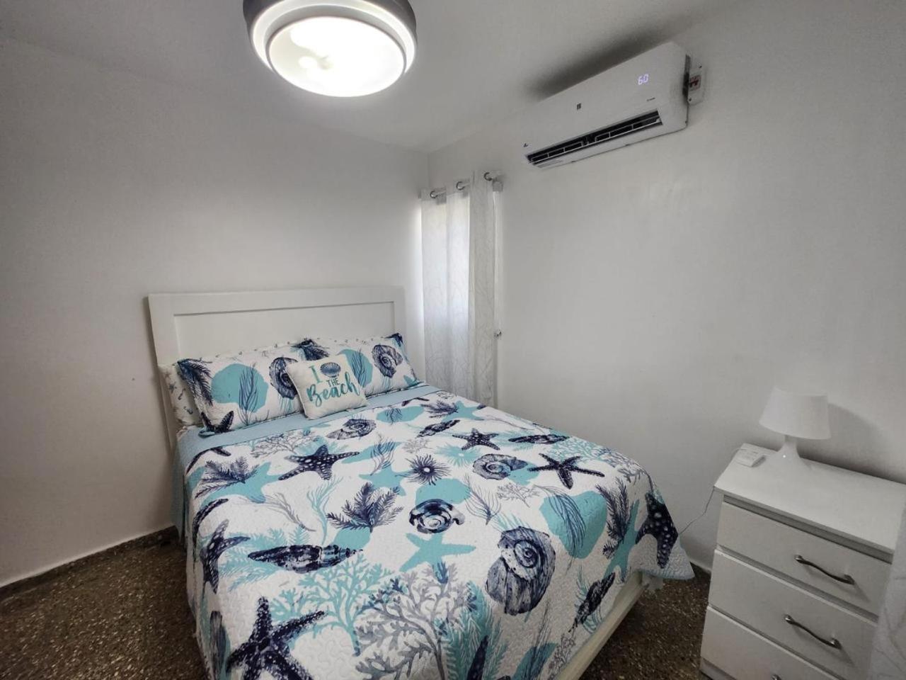 Beachfront Apartment, Quiet 4 Beds, 1 Bath, Ac, Wi-Fi, Hot Water, In Paraiso Near Los Patos Esterno foto